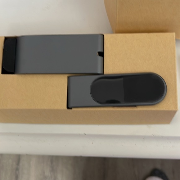 Apple charger 3 in one iPhone, Apple Watch and AirPod charger brand new - Picture 3 of 5